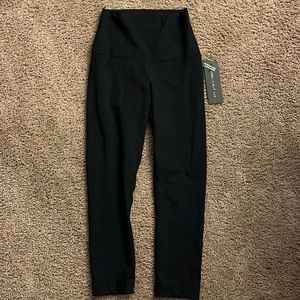 Yogalicious Lux Small Super High Rise Capri Length Black Leggings